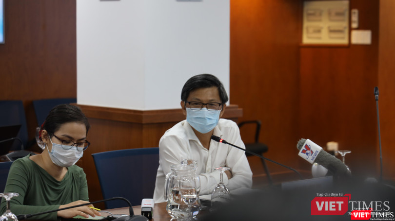 Giám đốc Trung tâm Kiểm soát bệnh tật TP.HCM - BS Nguyễn Trí Dũng nói thêm về chủng Delta gây nguy hiểm tới cộng đồng . Ảnh: Huyền Mai