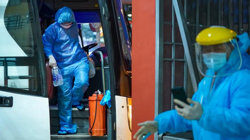 Bình tĩnh lên phương án đối phó với tình huống có 5.000 ca nhiễm - Ảnh: Zing