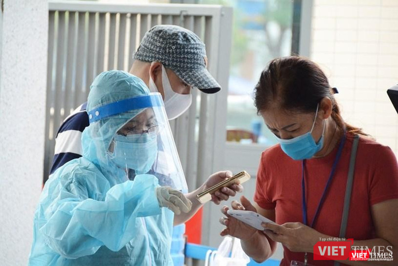 Khai báo y tế và điều tra dịch tễ rất quan trọng trong phòng, chống dịch - Ảnh: HCDC