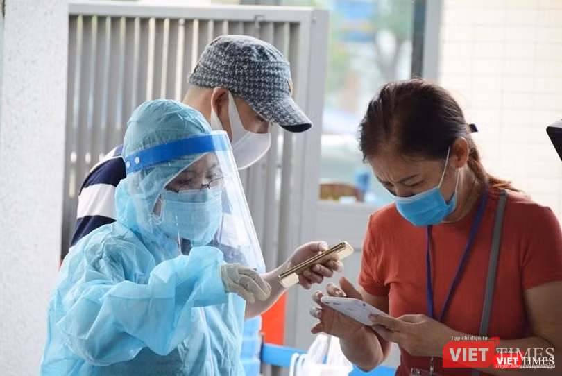 Khai báo y tế và điều tra dịch tễ rất quan trọng trong phòng, chống dịch - Ảnh: HCDC Khai báo y tế và điều tra dịch tễ rất quan trọng trong phòng, chống dịch - Ảnh: HCDC