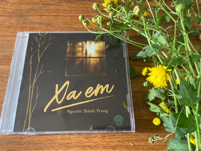 Bìa album Xa em của Nguyễn Thành Trung - Ảnh: THÚY HƯƠNG
