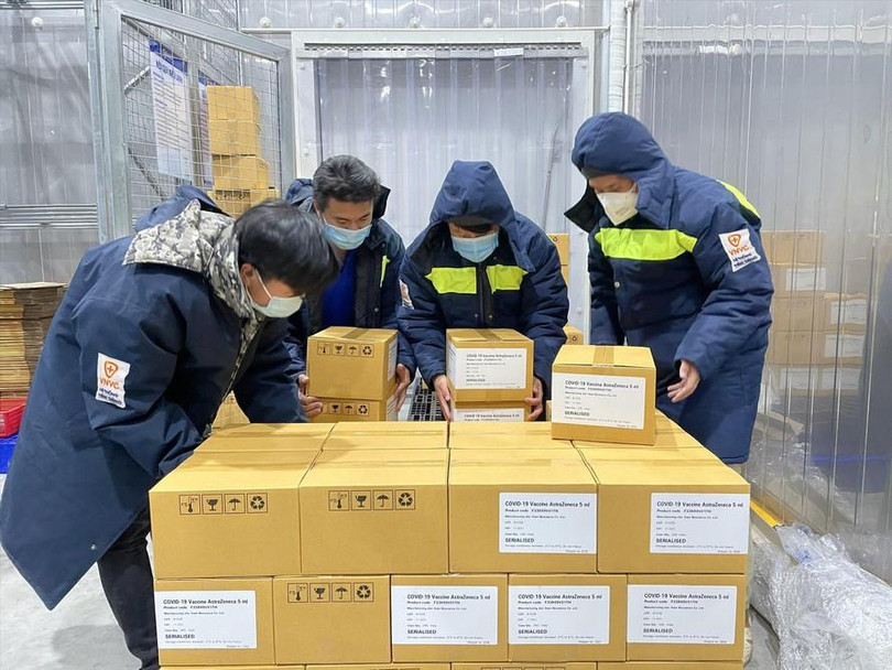 VNVC tiếp nhận hơn 1,2 triệu liều vắc- xin để giao cho Bộ Y tế VNVC tiếp nhận hơn 1,2 triệu liều vắc- xin để giao cho Bộ Y tế