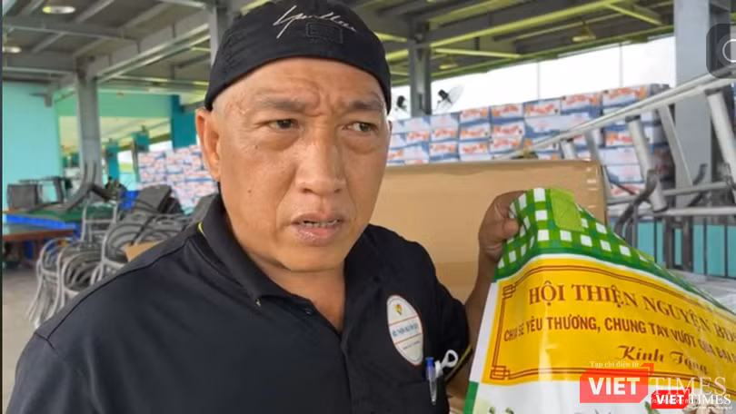 Ông Tám Sang là trưởng nhóm thiện nguyện Bạn đáng sống