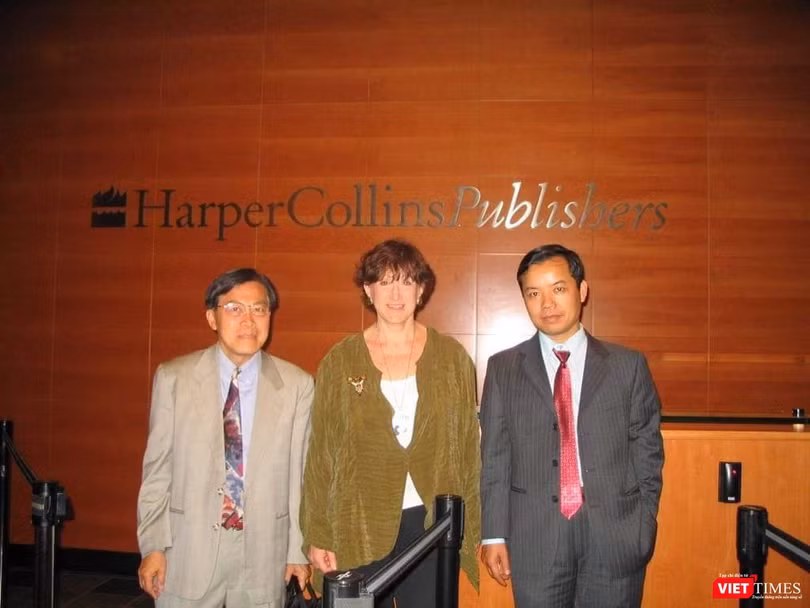 Ông Nguyễn Văn Phước, Giám đốc First News Trí Việt và đại diện NXB Harper Collin 