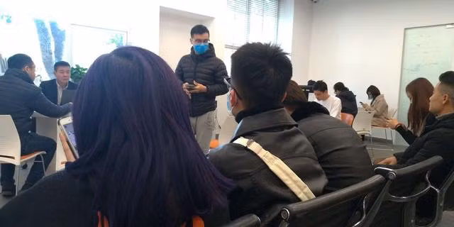 "Xếp hàng" chờ mở tài khoản