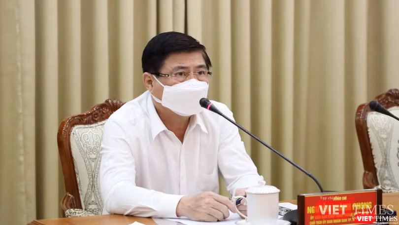 Chủ tịch UBND TP.HCM Nguyễn Thành Phong nhấn mạnh: “Dịch bệnh COVID-19 tại TP.HCM đang ở mức độ nguy cơ rất cao" - Ảnh: TTBC