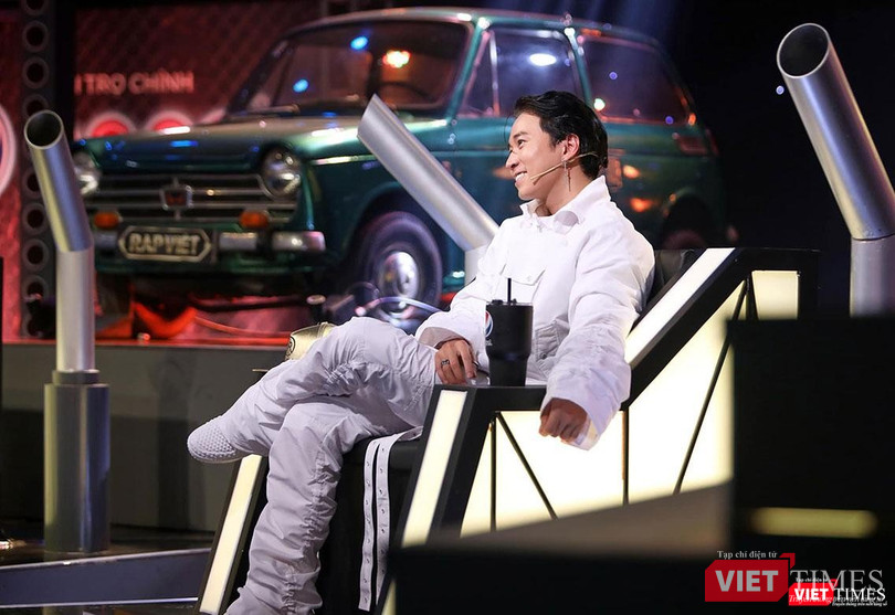 Huấn luyện viên Karik