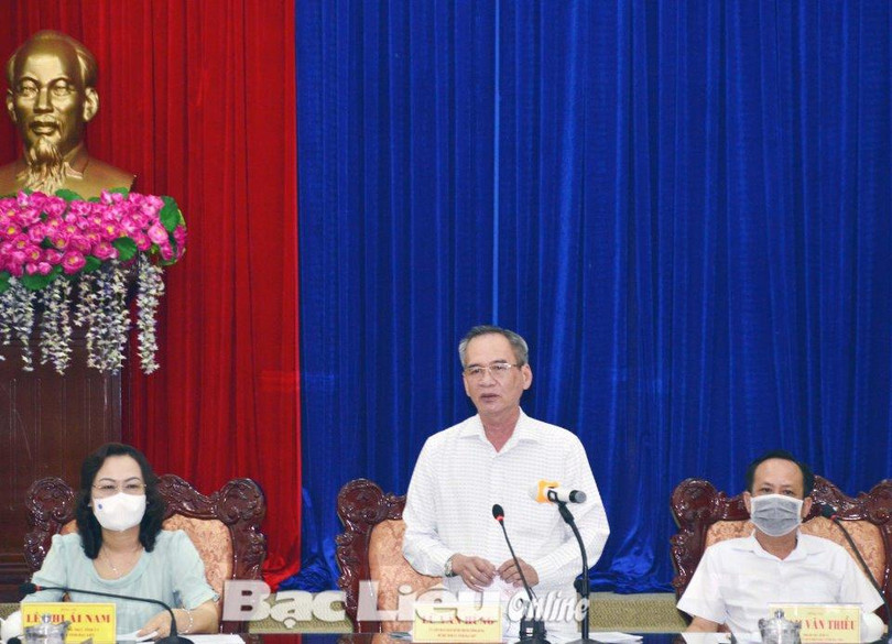 Ông Lữ Văn Hùng, Bí Thư Tỉnh ủy chỉ đạo tại cuộc họp - Ảnh: Báo Bạc Liêu Ông Lữ Văn Hùng, Bí Thư Tỉnh ủy chỉ đạo tại cuộc họp - Ảnh: Báo Bạc Liêu