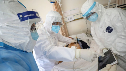 Tin vui là bệnh nhân 91 đã nhận kết quả xét nghiệm âm tính 10 ngày liên tiếp với SARS-CoV-2 (Ảnh: BYT) 