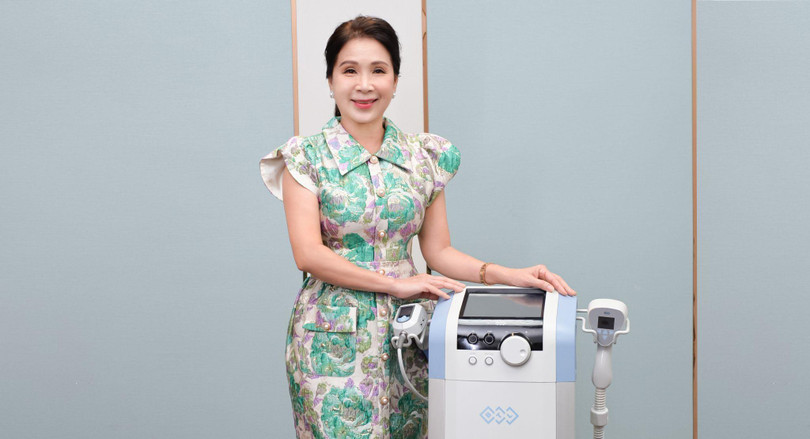 Nữ diễn viên khoe vóc dáng thon gọn sau khi trải nghiệm công nghệ giảm mỡ Exilis Ultra 360