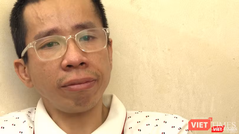 Người đàn ông 39 tuổi một mình gồng gánh gia đình, dù sức khoẻ rất yếu, chịu nhiều cuộc phẫu thuật