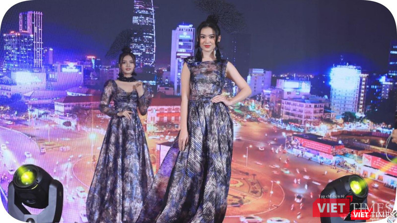 BST “Nhiễm” của NTK Việt Hùng như một lời nhắn gửi tới mọi người thông điệp hãy yêu và bảo vệ môi trường