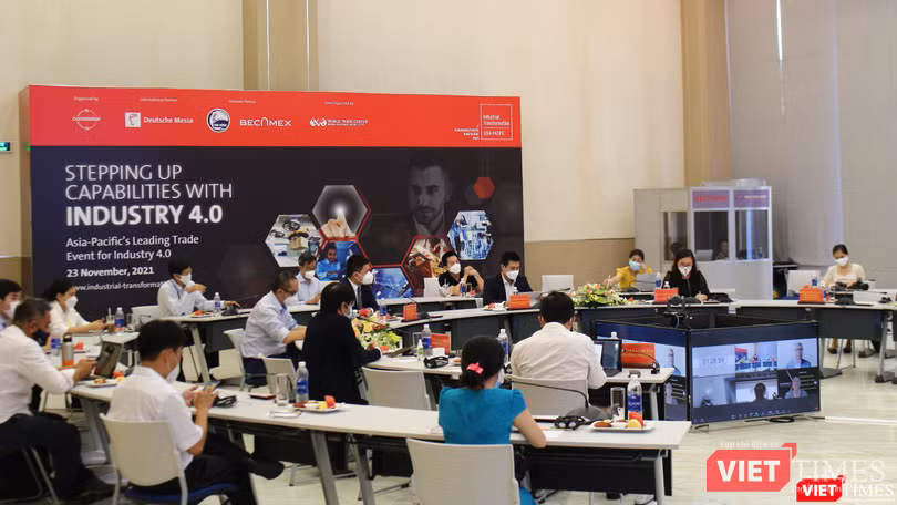 Phiên Việt Nam ở Bình Dương, kết nối trực tuyến tới hội nghị ITAP tại Singapore vừa diễn ra hôm 23/11 Phiên Việt Nam ở Bình Dương, kết nối trực tuyến tới hội nghị ITAP tại Singapore vừa diễn ra hôm 23/11