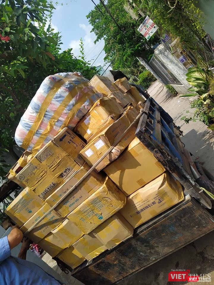 Từng tấn sách theo xe công nông lên tới các bản xa, vào các vùng sâu