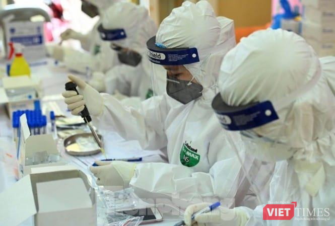 Xét nghiệm COVID-19. Ảnh: HCDC