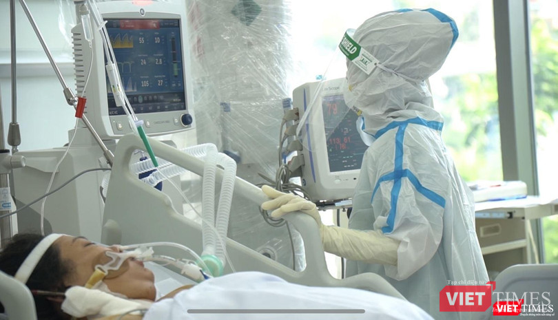 Điều trị bệnh nhân COVID-19 tại các bệnh viện ở TP.HCM. Ảnh: HCDC