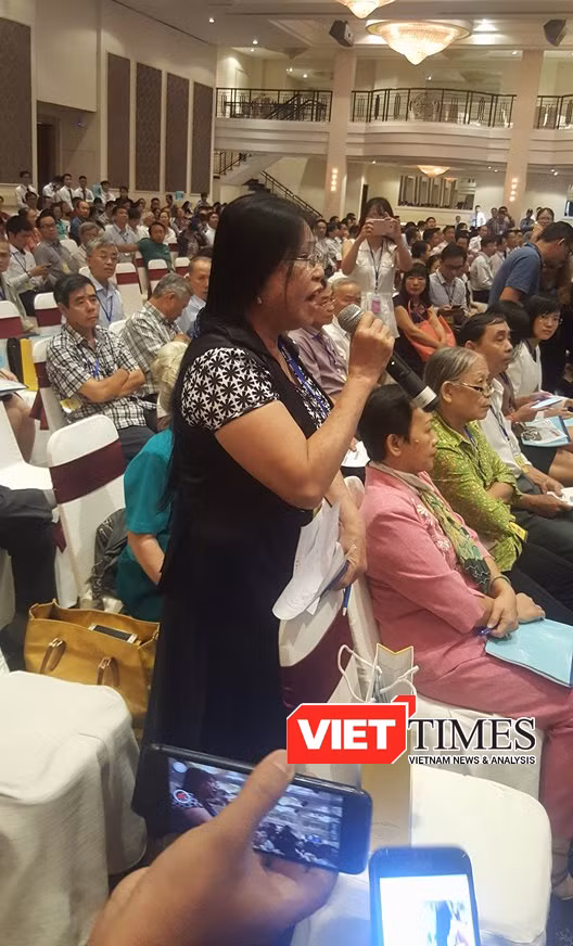 Bà Cúc truy vấn trách nhiệm của ông Trầm Bê