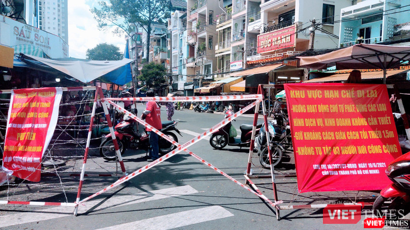 Phong toả, dừng hoạt động hầu hết các chợ truyền thống trên địa bàn TP.HCM để chống dịch theo Chỉ thị 10 (Ảnh: Hòa Bình)