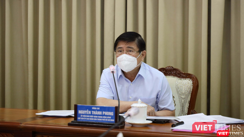 Chủ tịch UBND TP.HCM Nguyễn Thành Phong tại cuộc họp - Ảnh TTBC