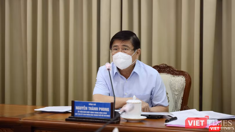 Chủ tịch UBND TP.HCM Nguyễn Thành Phong tại cuộc họp - Ảnh TTBC Chủ tịch UBND TP.HCM Nguyễn Thành Phong tại cuộc họp - Ảnh TTBC