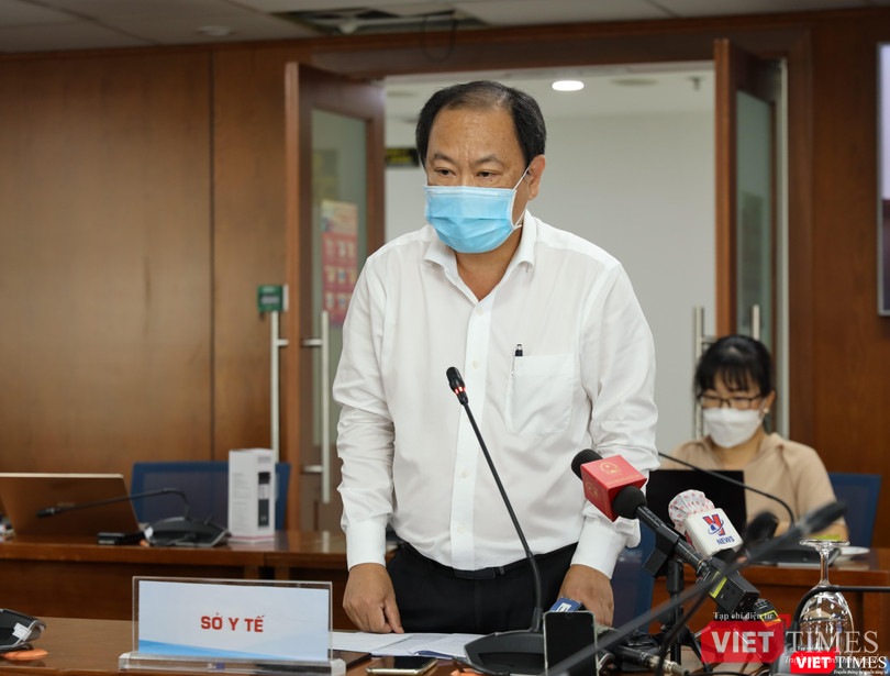 Phó Giám đốc Sở Y tế TP.HCM, BS Nguyễn Hoài Nam trả lời một số vấn đề báo chí quan tâm - Ảnh: Vân Anh