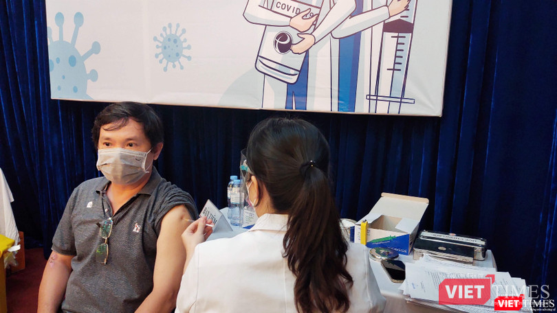 Tiêm chủng vaccine COVID-19 tại Viện Paster TP.HCM ngày 23/6 (Ảnh: Hoà Bình)