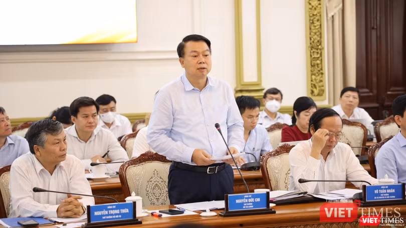 Ông Nguyễn Đức Chi, Bộ trưởng Bộ Tài chính phát biểu tại cuộc họp Ông Nguyễn Đức Chi, Bộ trưởng Bộ Tài chính phát biểu tại cuộc họp
