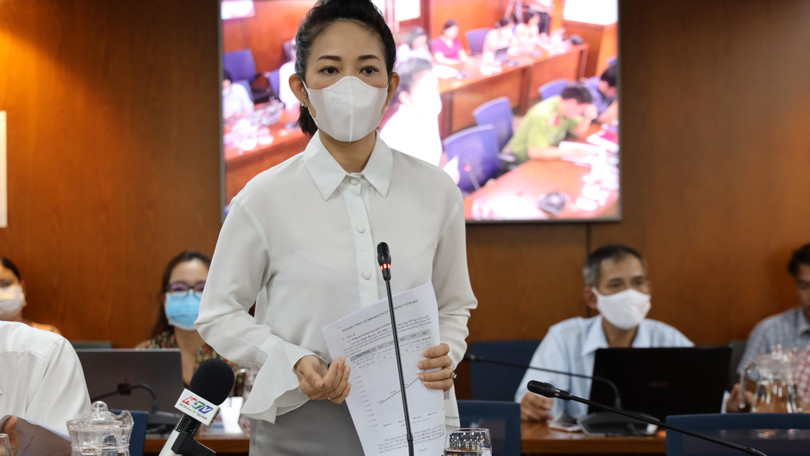 Bà Nguyễn Thị Thanh Thúy - Phó Giám đốc Sở Văn hóa và Thể thao TP.HCM thông tin về vấn đề tại cuộc họp báo 