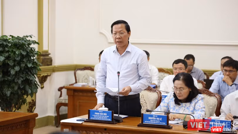 Chủ tịch UBND TP.HCM Phan Văn Mãi phát biểu tại buổi họp Chủ tịch UBND TP.HCM Phan Văn Mãi phát biểu tại buổi họp