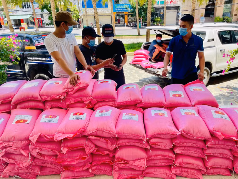 Công tác chuẩn bị và vận chuyển gạo được triển khai thần tốc đưa đến cụm dân cư trước lễ 2/9 Công tác chuẩn bị và vận chuyển gạo được triển khai thần tốc đưa đến cụm dân cư trước lễ 2/9