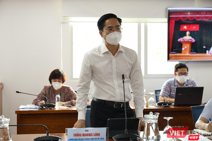 Giám đốc Sở Giao thông Vận tải - ông Trần Quang Lâm phát biểu tại họp báo hôm nay 25/7. Ảnh: Huyền Mai Giám đốc Sở Giao thông Vận tải - ông Trần Quang Lâm phát biểu tại họp báo hôm nay 25/7. Ảnh: Huyền Mai