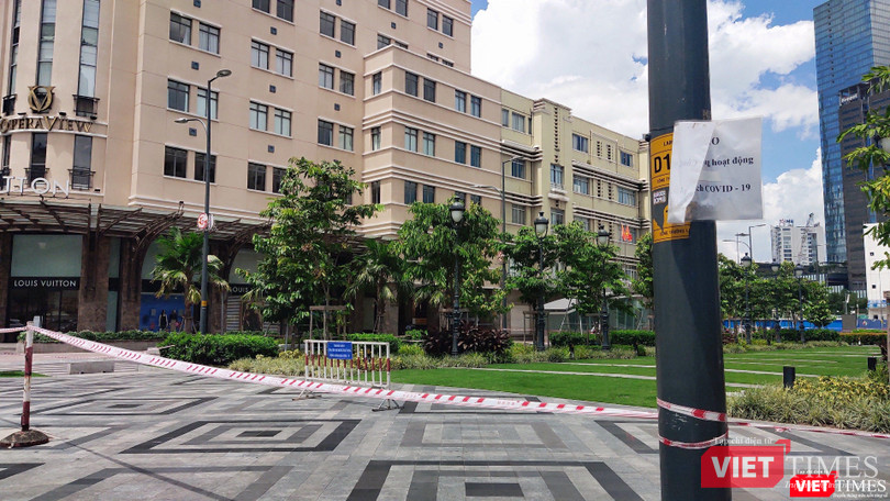 Khu vực trung tâm TP.HCM vắng không một bóng người trong những ngày giãn cách xã hội theo Chỉ thị 16 - Ảnh: Hoà Bình Khu vực trung tâm TP.HCM vắng không một bóng người trong những ngày giãn cách xã hội theo Chỉ thị 16 - Ảnh: Hoà Bình