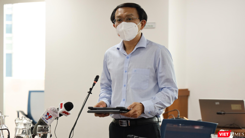 Giám đốc Sở Thông tin - Truyền thông Lâm Đình Thắng phát biểu tại họp báo. Ảnh: Huyền Mai