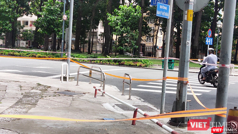 Đường phố vắng người qua lại trong những ngày giãn cách theo Chỉ thị 16 - Ảnh: Hoà Bình Đường phố vắng người qua lại trong những ngày giãn cách theo Chỉ thị 16 - Ảnh: Hoà Bình