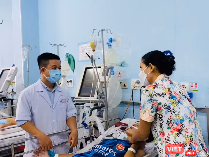Bác sĩ Dư Tuấn Quy - Trưởng Khoa Nhiễm, Thần kinh, Bệnh viện Nhi Đồng 1 TP.HCM hướng dẫn về cúm A, đặc biệt lưu ý nếu bệnh nhân có bệnh nền Bác sĩ Dư Tuấn Quy - Trưởng Khoa Nhiễm, Thần kinh, Bệnh viện Nhi Đồng 1 TP.HCM hướng dẫn về cúm A, đặc biệt lưu ý nếu bệnh nhân có bệnh nền