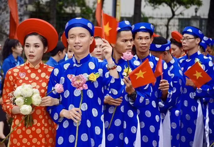 Nét rạng rỡ hạnh phúc của các cặp đôi trong lễ cưới tập thể. Ảnh: Hồng Đào