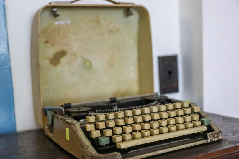 Chiếc máy đánh chữ trong văn phòng của Tổng thống chính quyền Sài Gòn Nguyễn Văn Thiệu bỏ lại sau ngày 30/4/1975, kỷ vật của một bộ đội tặng lại cho Bảo tàng