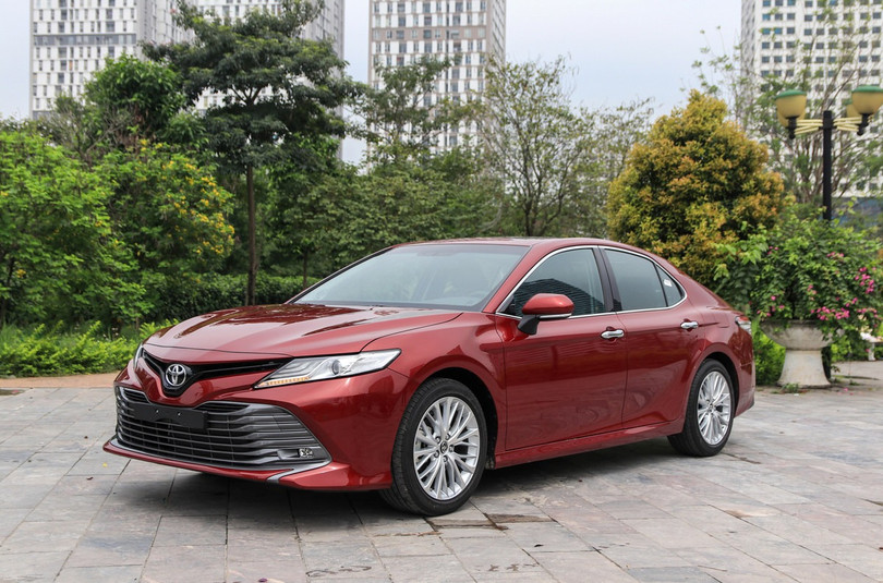Toyota camry 2024 dỏ.jpeg