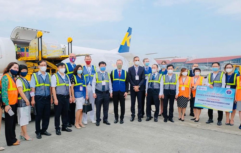 Lễ đón nhận 1 lô vắc xin về Việt Nam vào đầu tháng 7 vừa qua Lễ đón nhận 1 lô vắc xin về Việt Nam vào đầu tháng 7 vừa qua