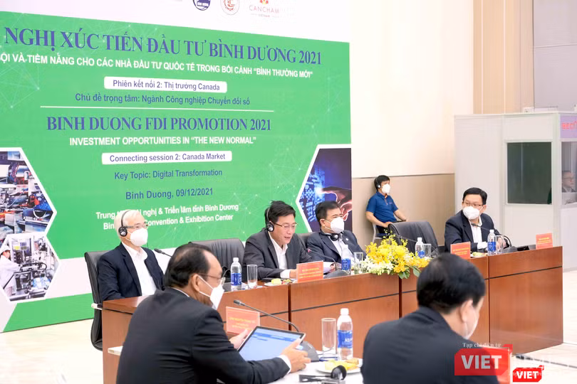 Ông Mai Hùng Dũng - Phó Chủ tịch Thường trực tỉnh Bình Dương tham dự Hội nghị phiên 2 tối 9/12, chủ đề chuyển đổi số trong doanh nghiệp và kết nối thị trường Canada Ông Mai Hùng Dũng - Phó Chủ tịch Thường trực tỉnh Bình Dương tham dự Hội nghị phiên 2 tối 9/12, chủ đề chuyển đổi số trong doanh nghiệp và kết nối thị trường Canada