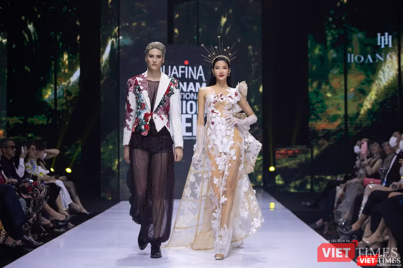 BST mang tên REBORN - Hồi sinh