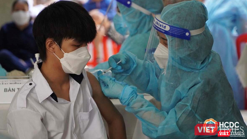 Tiêm vắc xin cho học sinh từ 12-17 tuổi ở TP.HCM. Ảnh: HCDC