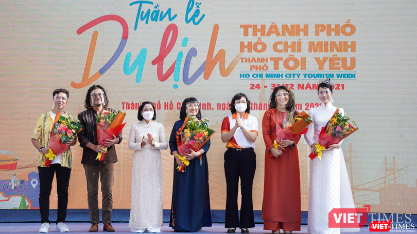 Gia đình nghệ sĩ Cẩm Vân - Khắc Triệu, Á hậu Phương Anh, fashionista Châu Bùi là đại sứ chương trình - - Ảnh: Phạm Nguyễn