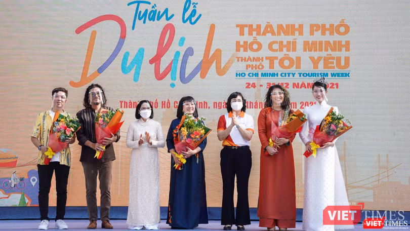 Gia đình nghệ sĩ Cẩm Vân - Khắc Triệu, Á hậu Phương Anh, fashionista Châu Bùi là đại sứ chương trình - - Ảnh: Phạm Nguyễn Gia đình nghệ sĩ Cẩm Vân - Khắc Triệu, Á hậu Phương Anh, fashionista Châu Bùi là đại sứ chương trình - - Ảnh: Phạm Nguyễn