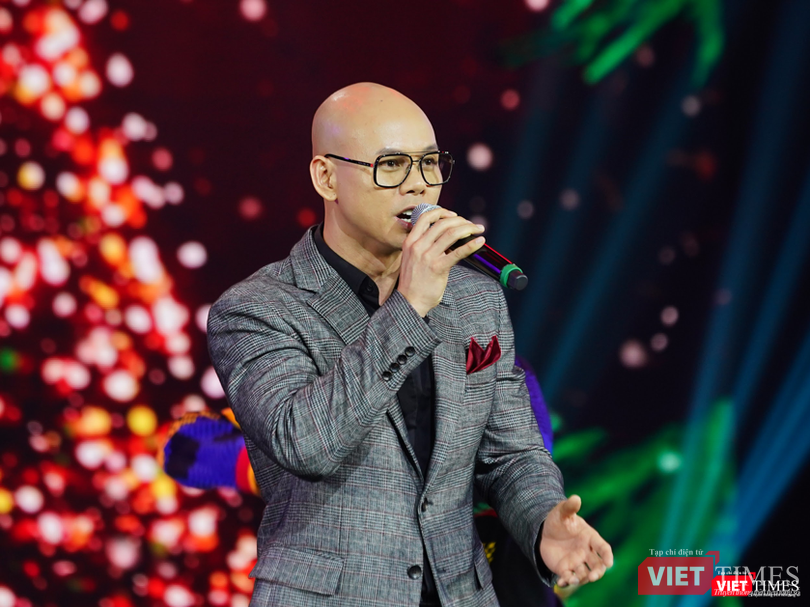 Phan Đinh Tùng đầy năng lượng với ca khúc "Feliz Navidad" Phan Đinh Tùng đầy năng lượng với ca khúc "Feliz Navidad"