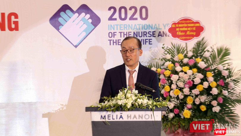 Trưởng đại diện WHO tại Việt Nam, TS Kidong Park gửi lời cảm ơn các điều dưỡng đã chăm sóc bệnh nhân, đặc biệt là BN mắc COVID-19