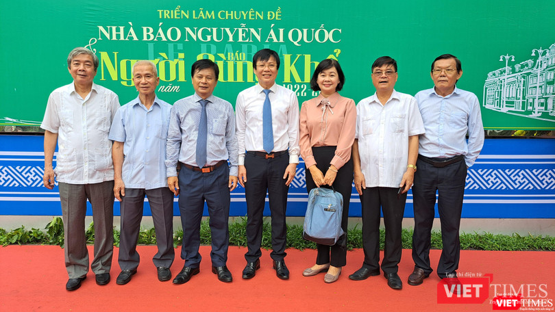 Phó Chủ tịch Hội Nhà báo Việt Nam, Chủ tịch Hội Nhà báo TP.HCM Trần Trọng Dũng và các cán bộ Bảo tàng Báo chí Việt Nam Phó Chủ tịch Hội Nhà báo Việt Nam, Chủ tịch Hội Nhà báo TP.HCM Trần Trọng Dũng và các cán bộ Bảo tàng Báo chí Việt Nam