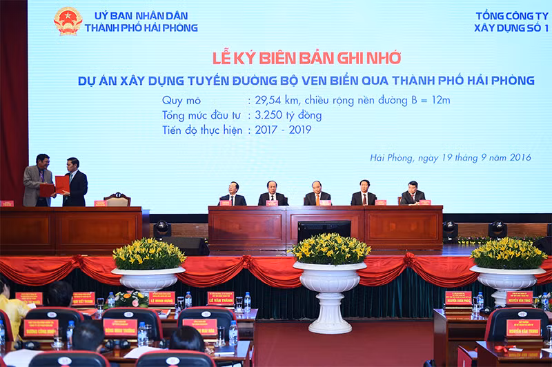 Hội nghị có sự tham dự của Thủ tướng Chính phủ Nguyễn Xuân Phúc.