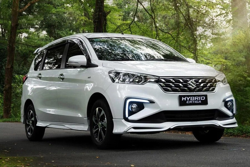 ertiga hybrid trắng 2024.jpeg