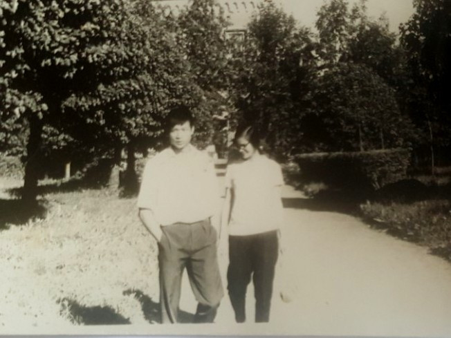 Anh Nguyễn Ngọc Huấn và chị Đỗ Diệu Vân thời yêu nhau ở Liên Xô cũ. Anh do gia đình nhân vật cung cấp. Anh Nguyễn Ngọc Huấn và chị Đỗ Diệu Vân thời yêu nhau ở Liên Xô cũ. Anh do gia đình nhân vật cung cấp.